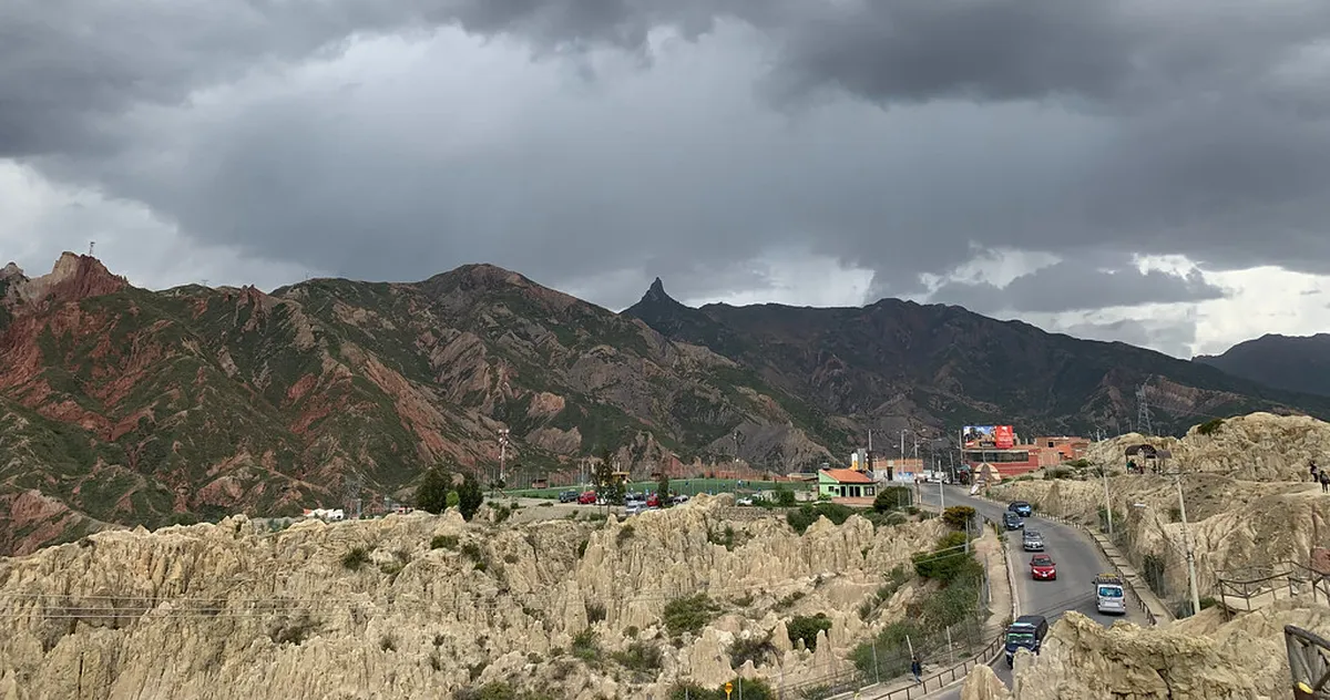 Mendoza Travel Guide: Best Wine Tours & Andes Adventures 2026