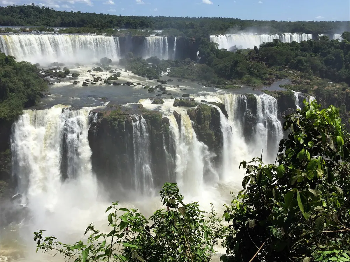 Puerto Iguazú Guide: Iguazu Falls & Top Things to Do in 2026